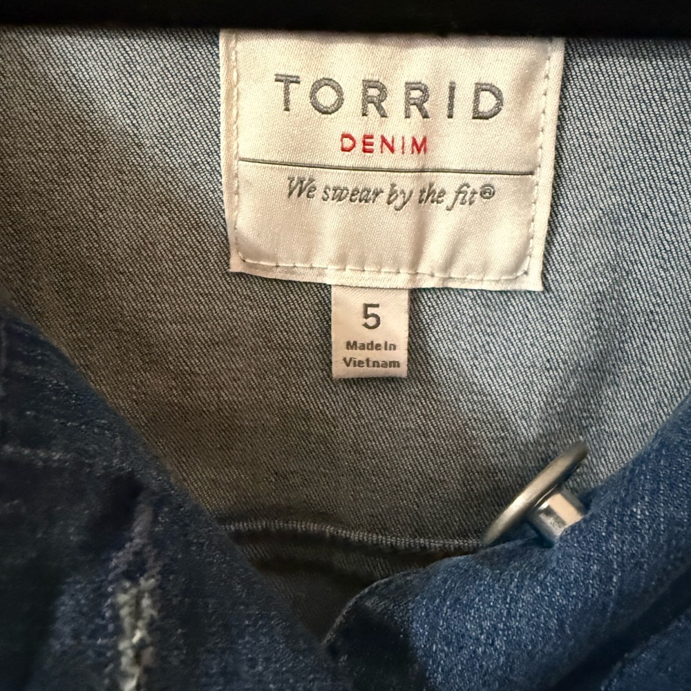 Torrid Plus Size Jean Jacket - Picture 3 of 5